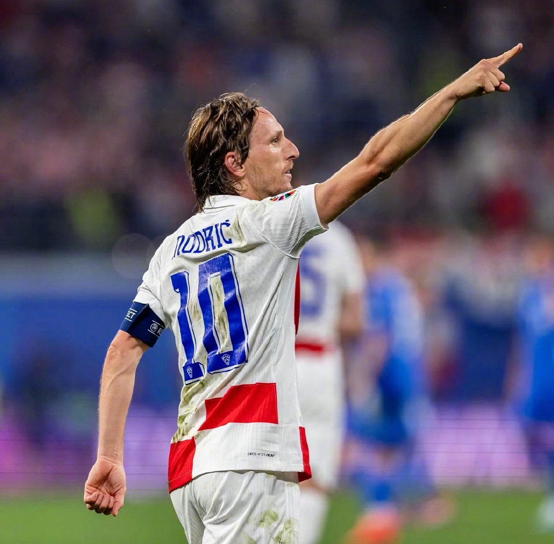 莱比锡官方：韦德拉奥果左膝腘窝处肌腱受伤，将缺阵数周