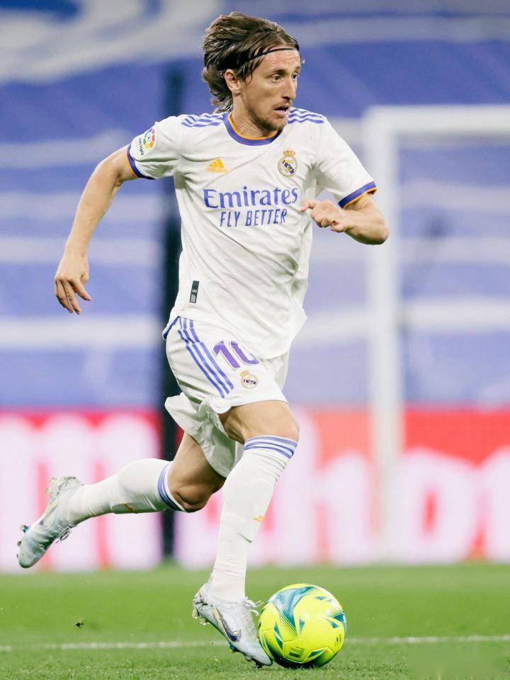 篮球湖人球员训练结束后状态恢复良好