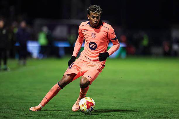 CBA杯：胡金秋缺席广厦险胜青岛 孙铭徽13+10塔克22+7